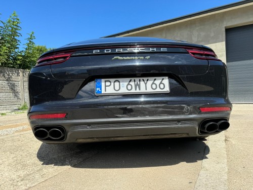 PORSCHE PANAMERA offer photo