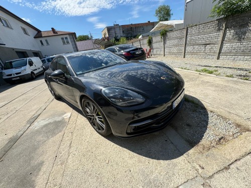 PORSCHE PANAMERA offer photo